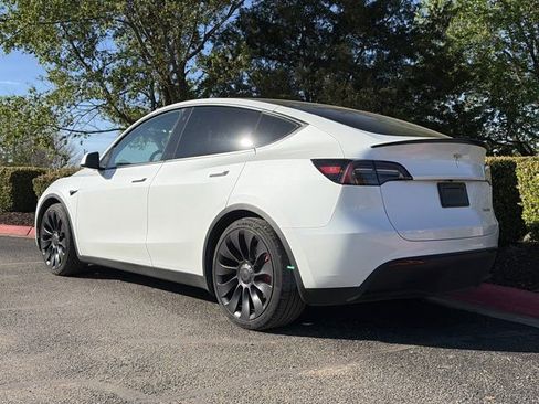 Used 2023 Tesla Model Y Performance AWD/4WD image 6