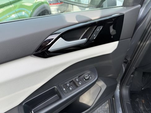 New 2026 Volkswagen Taos S image 10