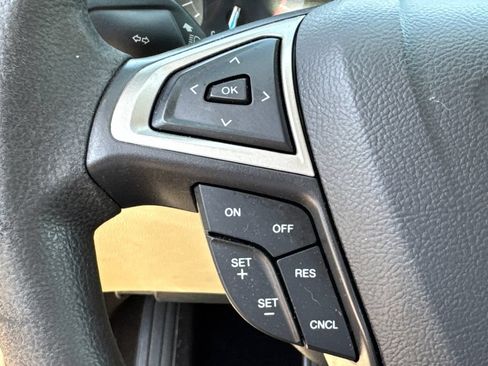 Used 2014 Ford Fusion SE FWD image 26