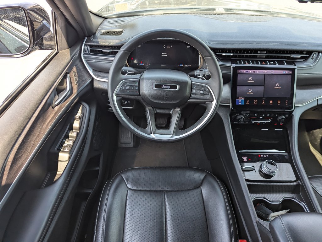 Used 2024 Jeep Grand Cherokee L Limited w/ Luxury Tech Group II AWD/4WD image 29