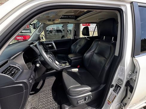 Used 2019 Toyota 4Runner 4WD image 3