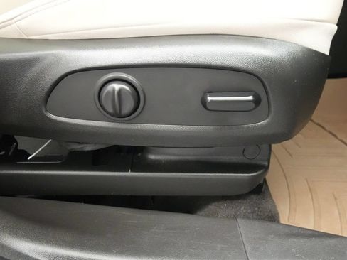 Used 2020 Buick Encore GX Essence w/ Experience Buick Package AWD/4WD image 31