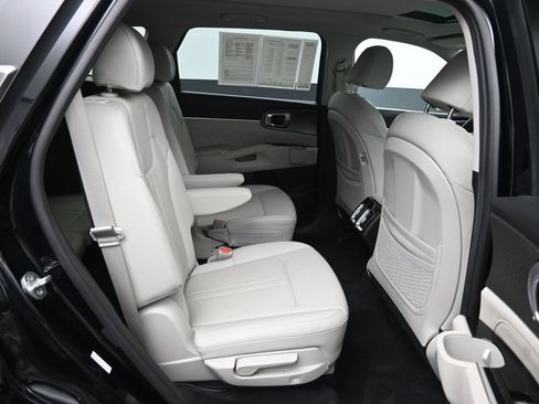 Used 2022 Kia Sorento SX AWD/4WD image 26