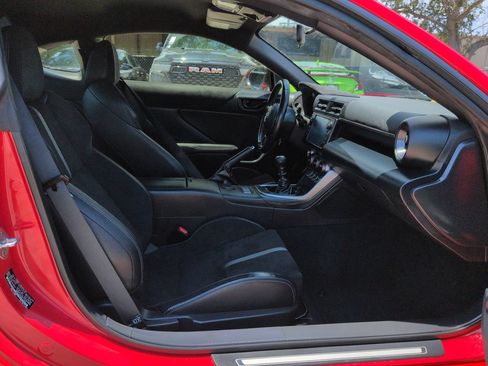 Used 2023 Toyota GR86 Premium RWD image 13