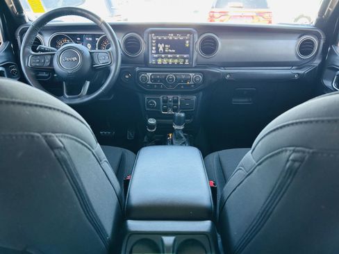 Used 2023 Jeep Gladiator Sport AWD/4WD image 20