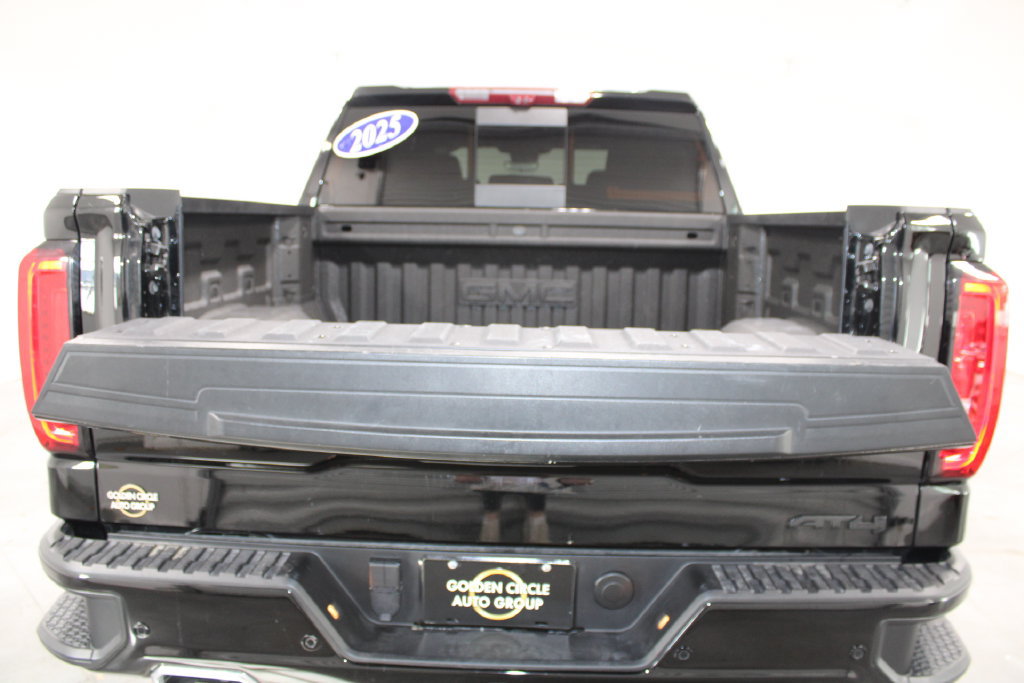 Used 2025 GMC Sierra 1500 AT4 w/ AT4 Premium Package AWD/4WD image 28