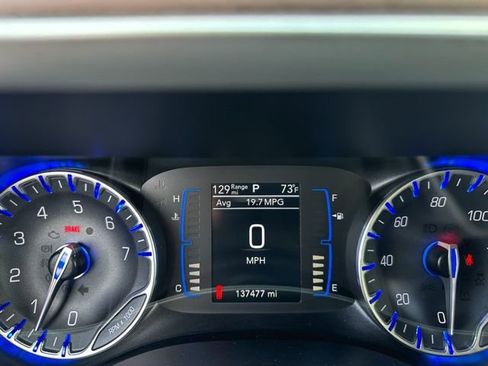 Used 2017 Chrysler Pacifica Touring-L FWD image 16