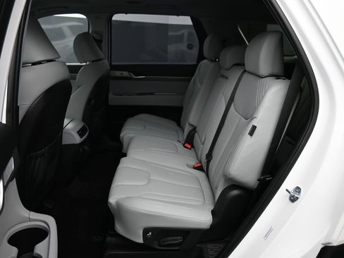 Used 2023 Hyundai Palisade SEL image 22