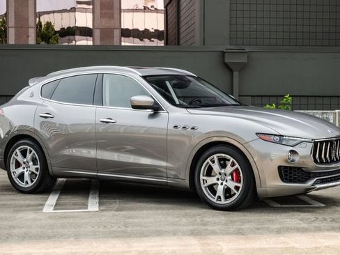 Used 2017 Maserati Levante S AWD/4WD image 54