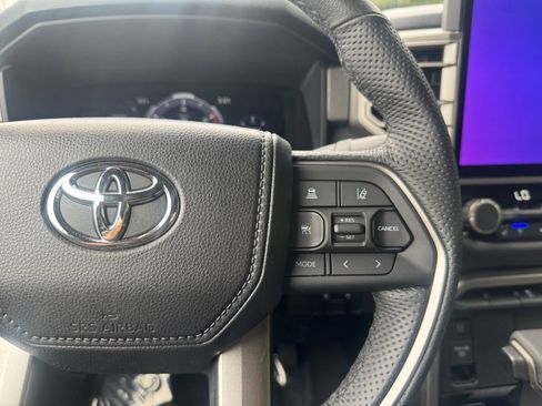 Used 2026 Toyota Tundra Limited AWD/4WD image 30