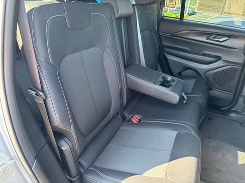 Used 2024 Jeep Grand Cherokee Laredo X w/ Luxury Tech Group I AWD/4WD image 48