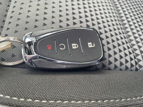 Used 2025 Chevrolet Trax LT image 18