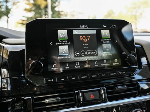 New 2025 Nissan Pathfinder SL image 25