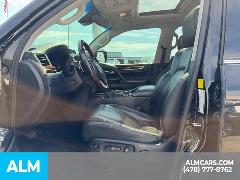 Used 2018 Lexus LX 570 4WD w/ Luxury Package image 13