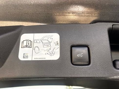 Used 2020 Ford Escape Titanium AWD/4WD image 20