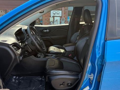 Used 2021 Jeep Cherokee Trailhawk AWD/4WD image 26