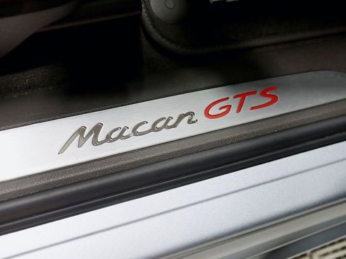 Used 2017 Porsche Macan GTS AWD/4WD image 13