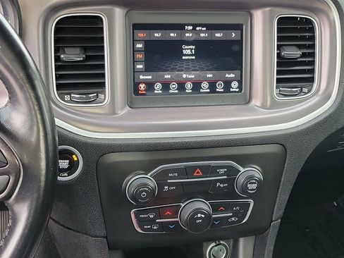 Certified 2022 Dodge Charger SXT w/ Leather Interior Group image 9