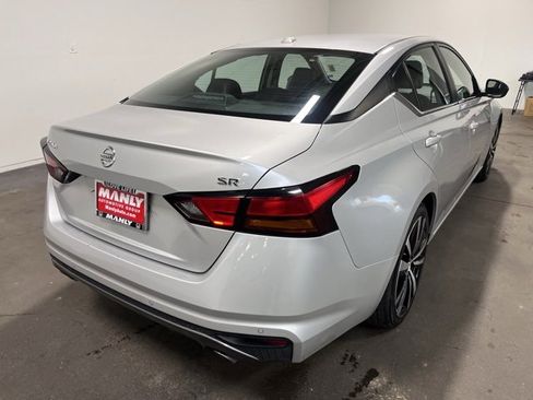 Used 2022 Nissan Altima 2.5 SR image 3