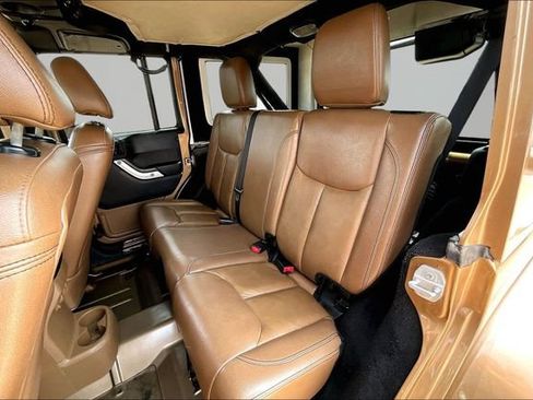 Used 2015 Jeep Wrangler Unlimited Sahara w/ Mopar Chrome Edition Group AWD/4WD image 26