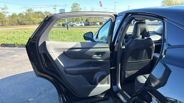 Certified 2024 Nissan Ariya AWD image 22
