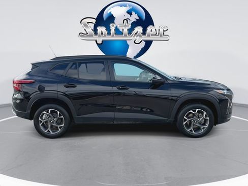 Used 2025 Chevrolet Trax LT w/ Driver Confidence Package image 10