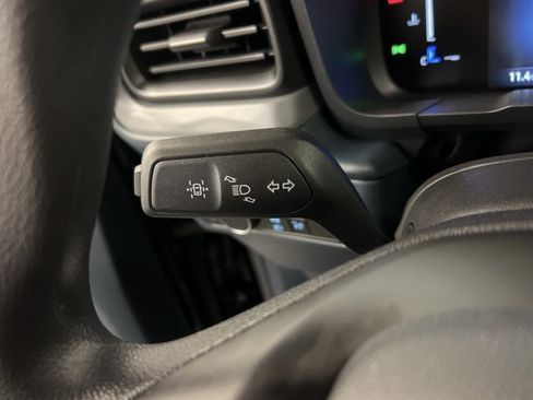 New 2025 Ford Maverick XL image 18