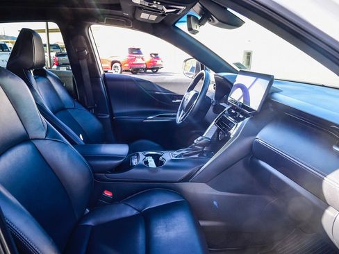 Certified 2024 Toyota Venza Nightshade image 20