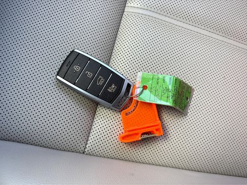 Used 2021 Genesis G70 2.0T image 27