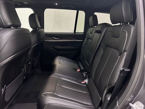 New 2025 Jeep Grand Cherokee Limited image 14