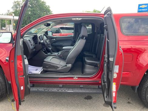 Used 2021 Chevrolet Colorado Z71 AWD/4WD image 17