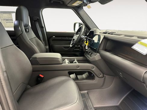 New 2026 Land Rover Defender 110 OCTA AWD/4WD image 15