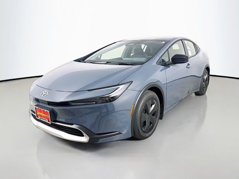 New 2026 Toyota Prius Plug-In Hybrid image 3