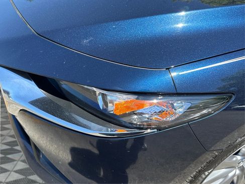 Used 2024 MAZDA MAZDA3 s FWD image 25
