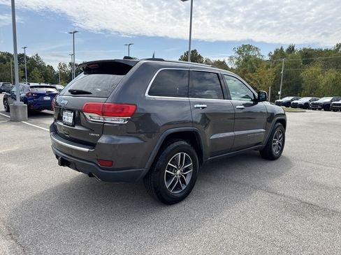 Used 2017 Jeep Grand Cherokee Limited w/ Luxury Group II AWD/4WD image 3