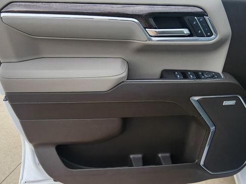 Used 2025 Chevrolet Silverado 1500 LTZ w/ Z71 Off-Road Package image 12