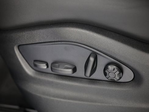 New 2026 Porsche Cayenne image 23