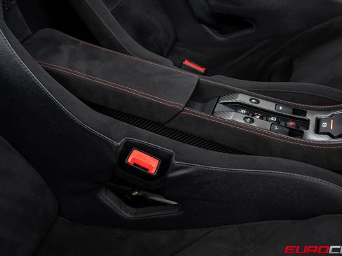 Used 2016 McLaren 675LT Spider image 41