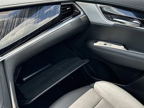 Used 2024 Cadillac XT6 Premium Luxury w/ LPO, Floor Liner Package AWD/4WD image 34