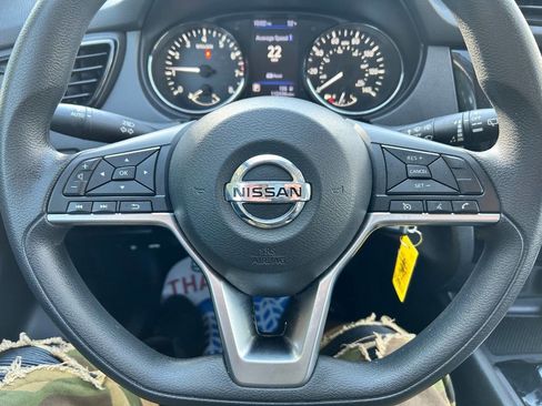 Used 2020 Nissan Rogue Sport S image 16