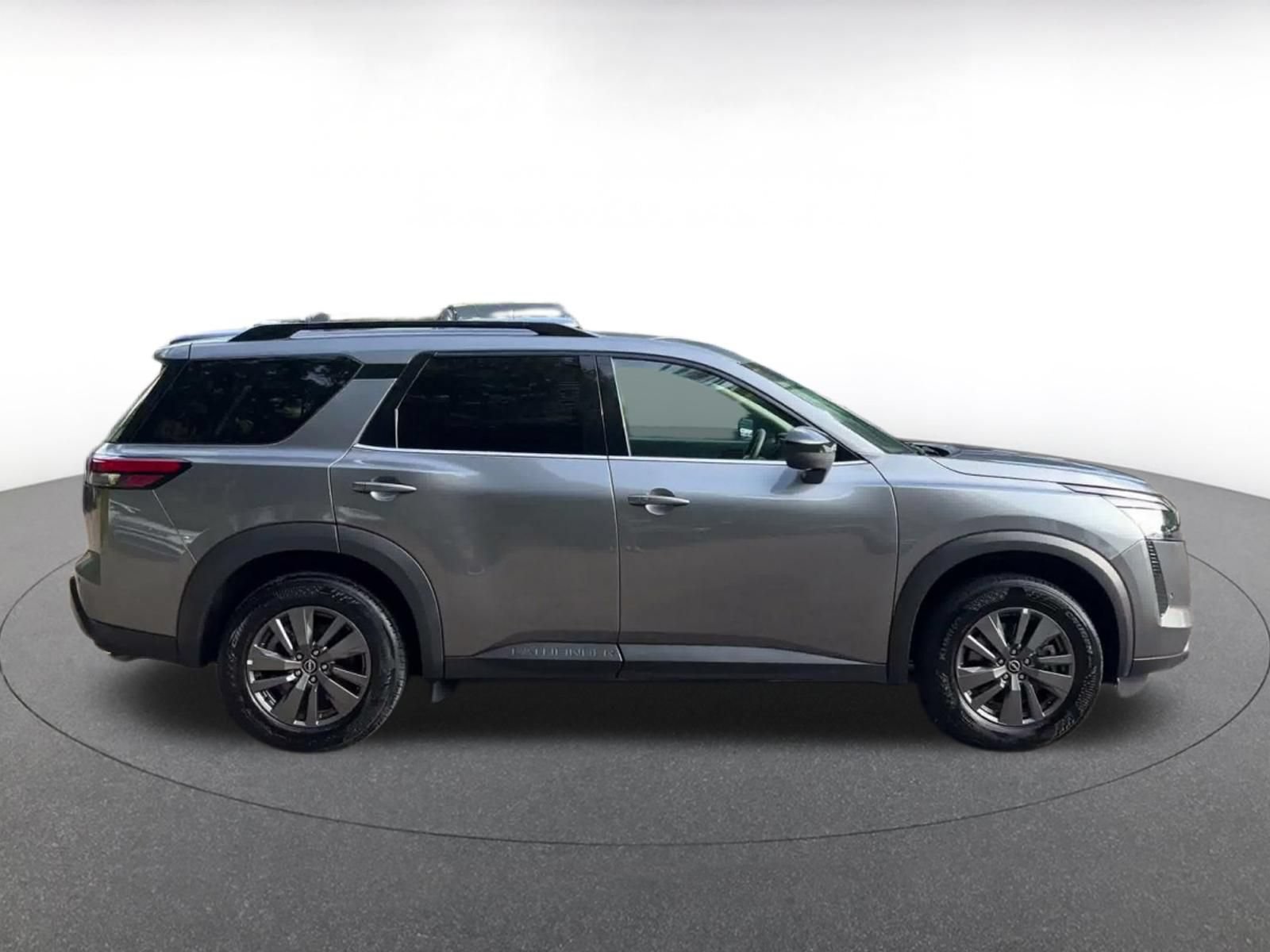 Used 2026 Nissan Pathfinder SV AWD/4WD image 15