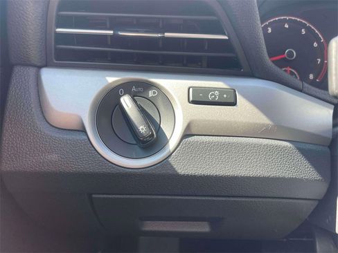 Used 2021 Volkswagen Passat 2.0T S image 19