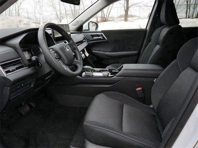 New 2026 Mitsubishi Outlander ES