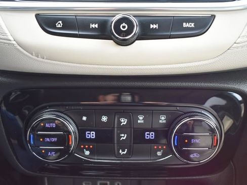 Used 2020 Buick Encore GX Essence w/ Experience Buick Package image 27