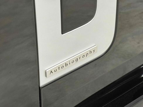 Used 2025 Land Rover Range Rover Long Wheelbase Autobiography image 22