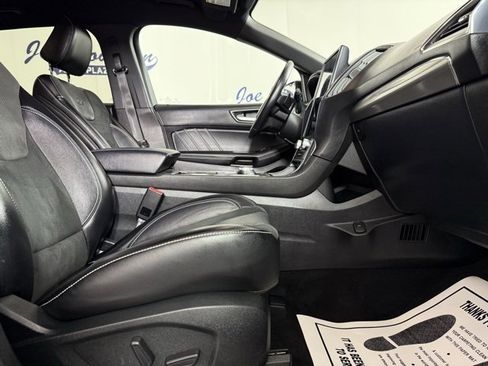 Used 2022 Ford Edge ST image 17