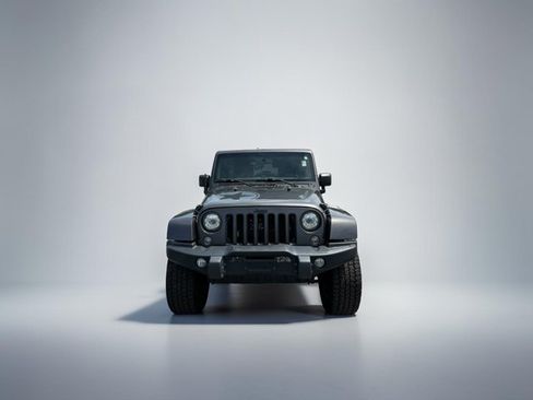 Used 2018 Jeep Wrangler Unlimited Sport AWD/4WD image 2