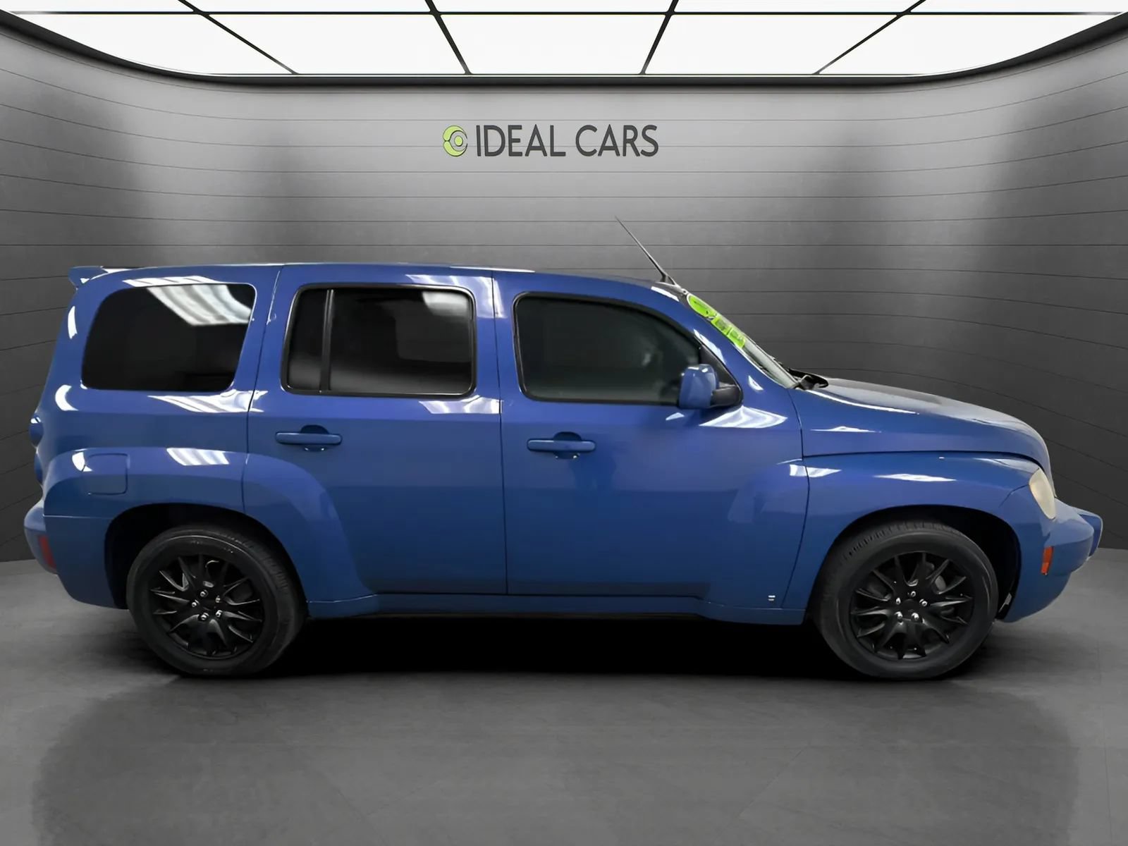 Used 2008 Chevrolet HHR LT w/ Enhanced Sound Package FWD image 4