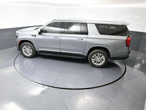 Used 2023 GMC Yukon XL SLT image 49