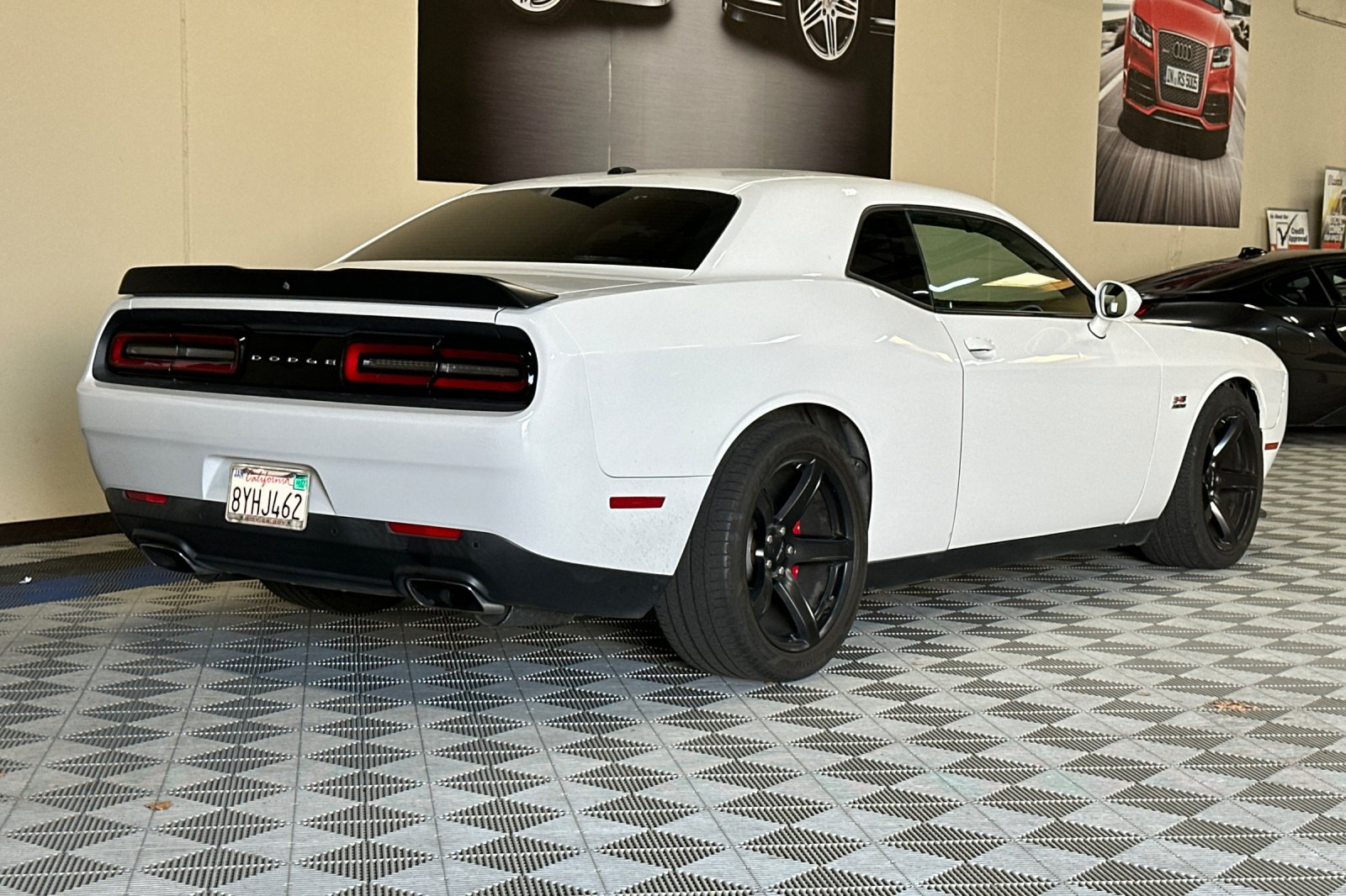 Used 2019 Dodge Challenger R/T RWD image 4
